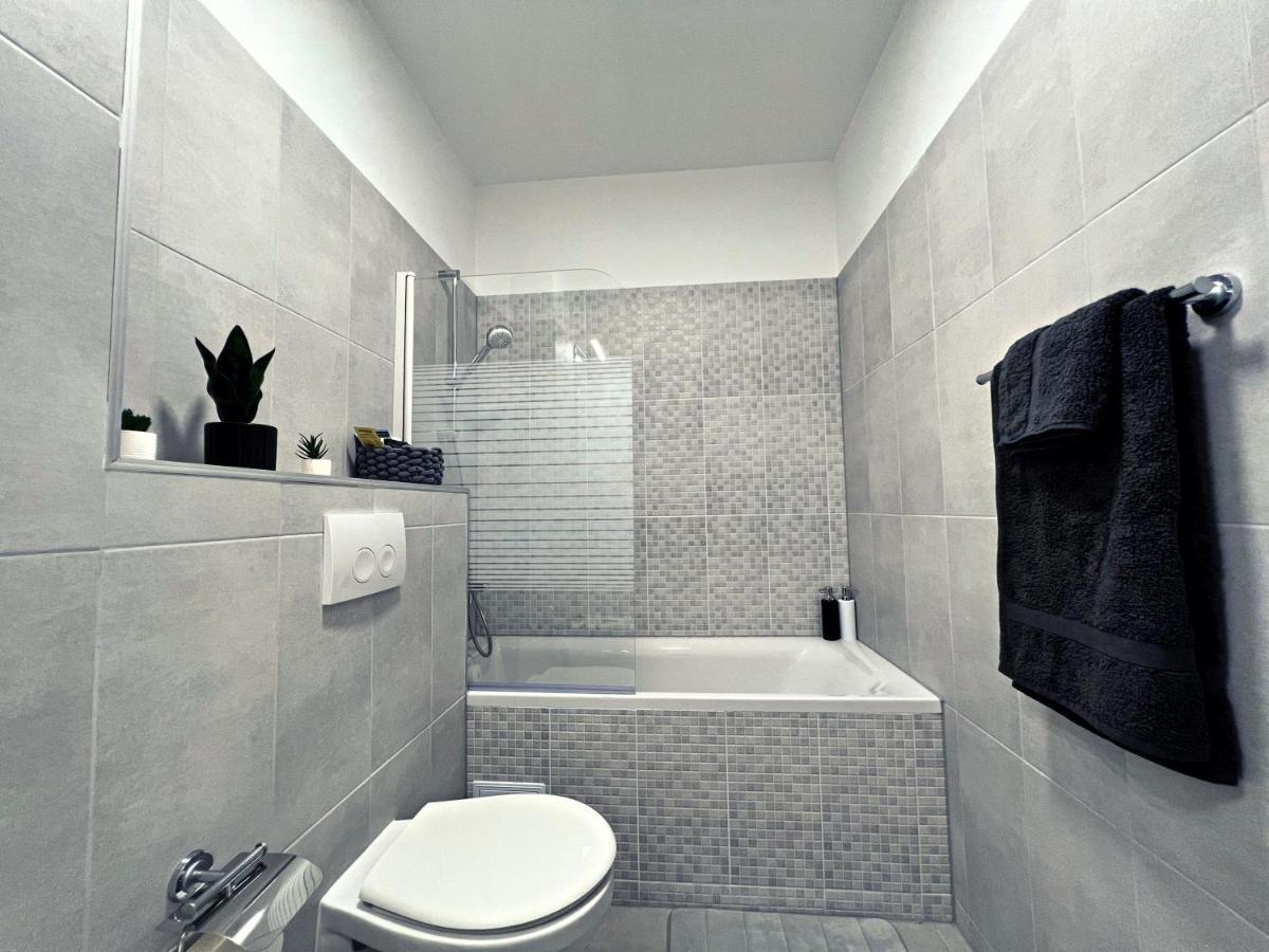 Dumbravita  Panoramic Forest View Apartment מראה חיצוני תמונה